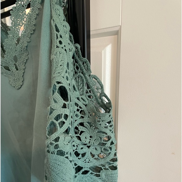 Sage green cold shoulder top - Picture 5 of 6